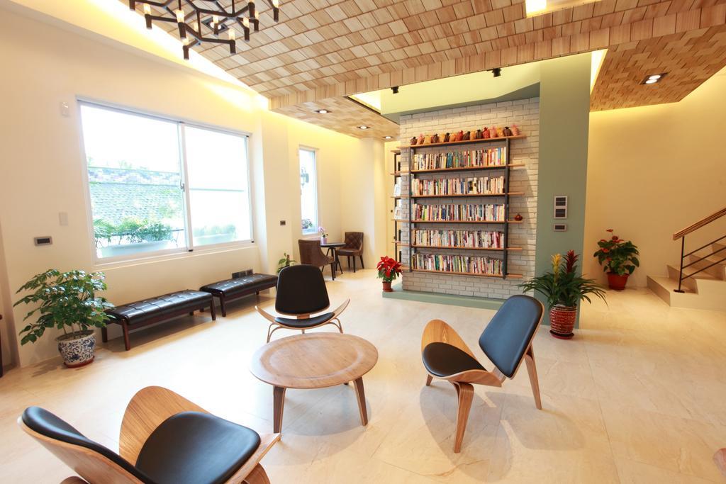 坡岸邊民宿 Hualien Extérieur photo