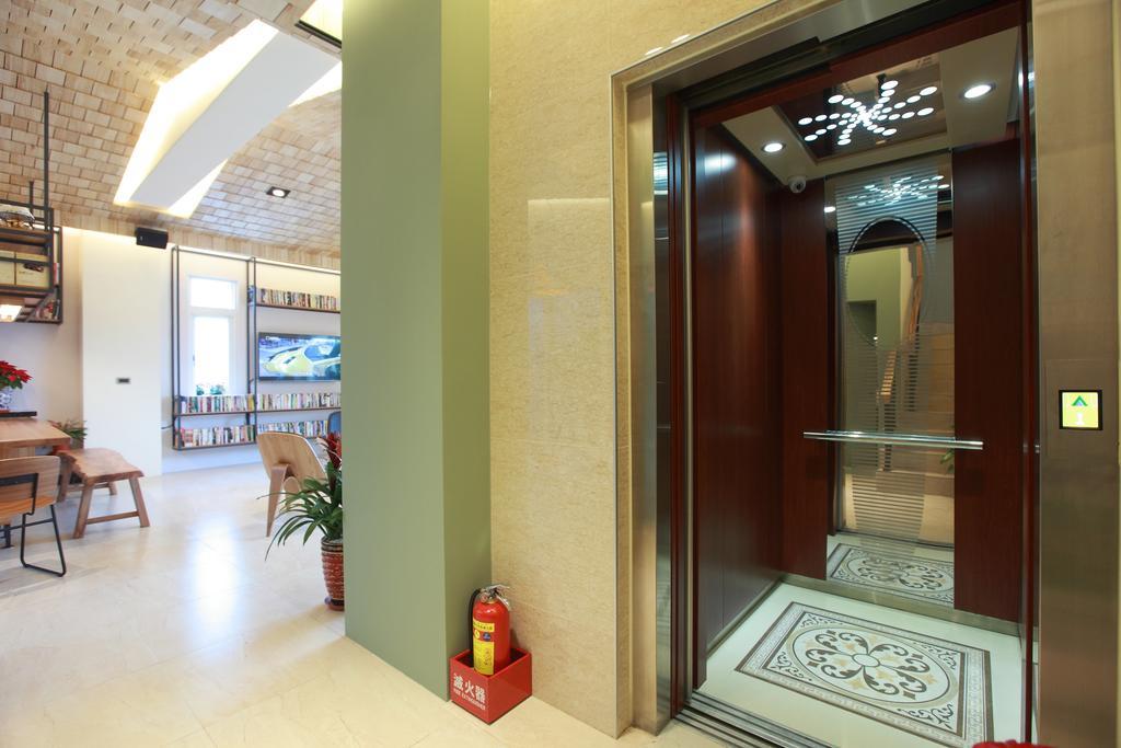 坡岸邊民宿 Hualien Extérieur photo